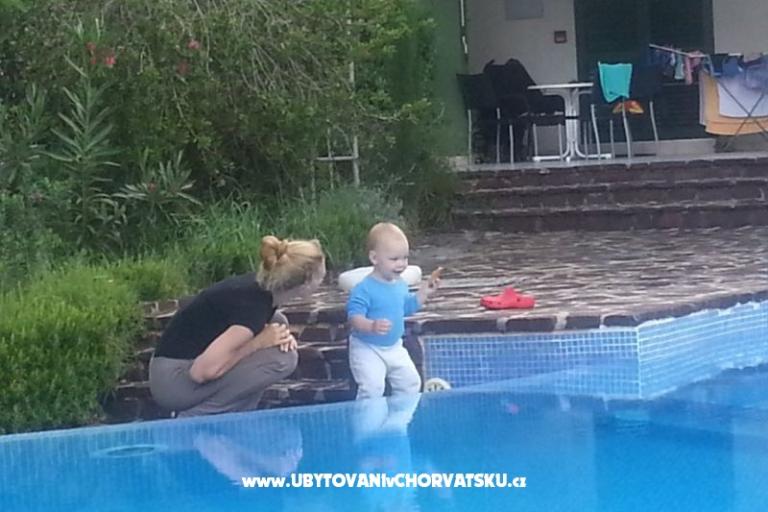 Vila Smirna 4*  medencével  – fotó 17