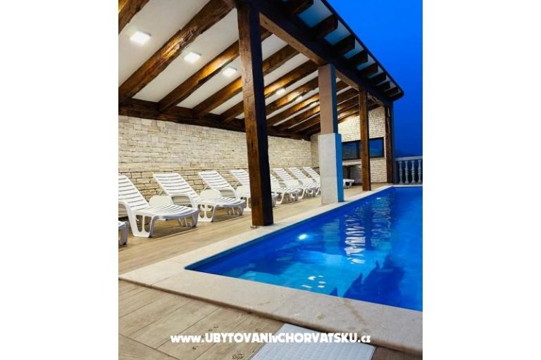 Villa Robert 2 medencével Cesarica – fotó 11