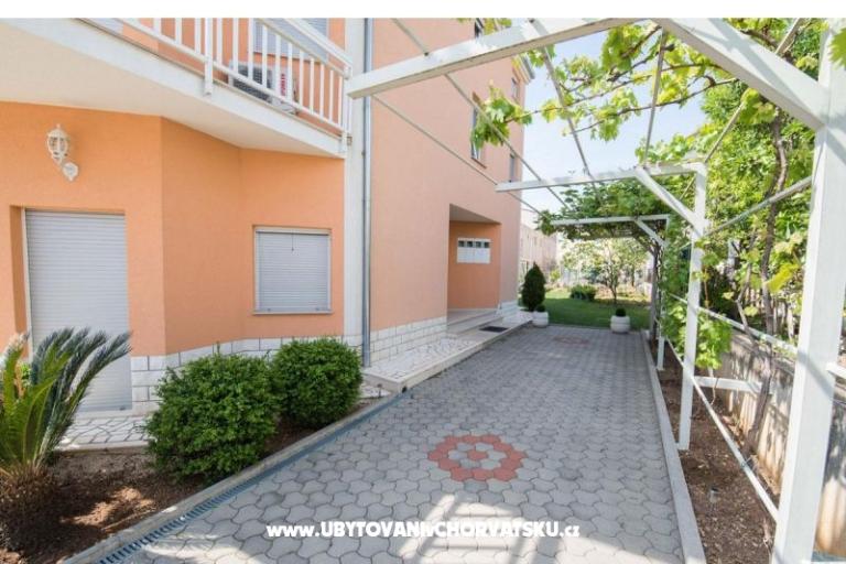 Villa Diva Apartmanok – fotó 3