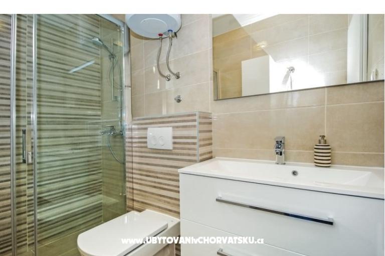 Lux AP6+2 jacuzzi – fotó 14