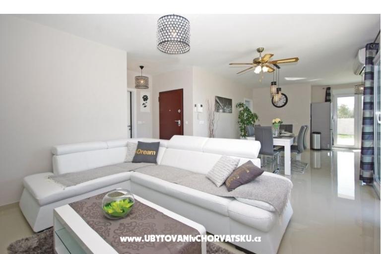 Lux AP6+2 jacuzzi – fotó 18