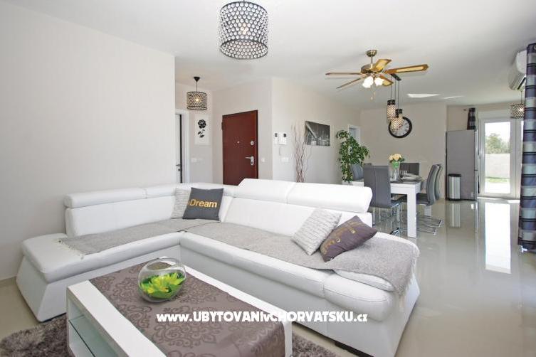 Lux AP6+2 jacuzzi – fotó 6