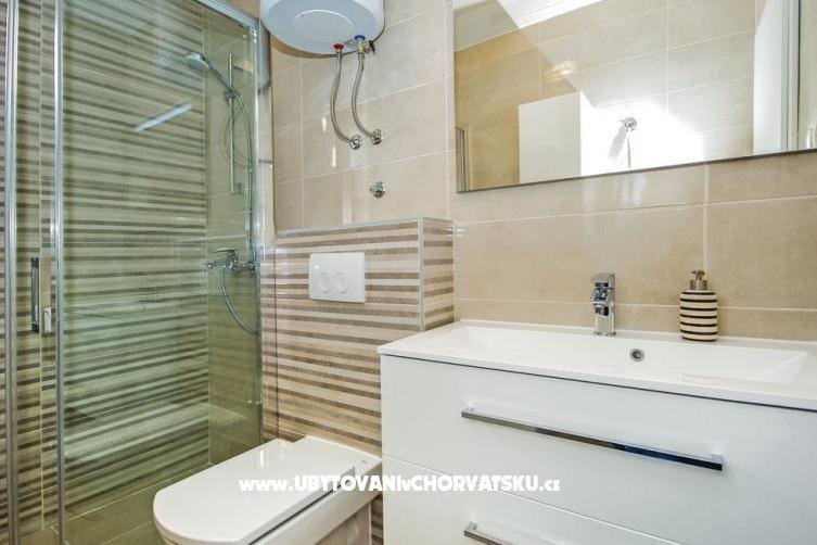 Lux AP6+2 jacuzzi – fotó 8