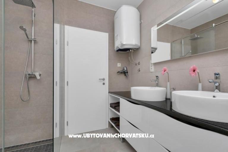 Luxury Apartmanok + beach parking – fotó 8