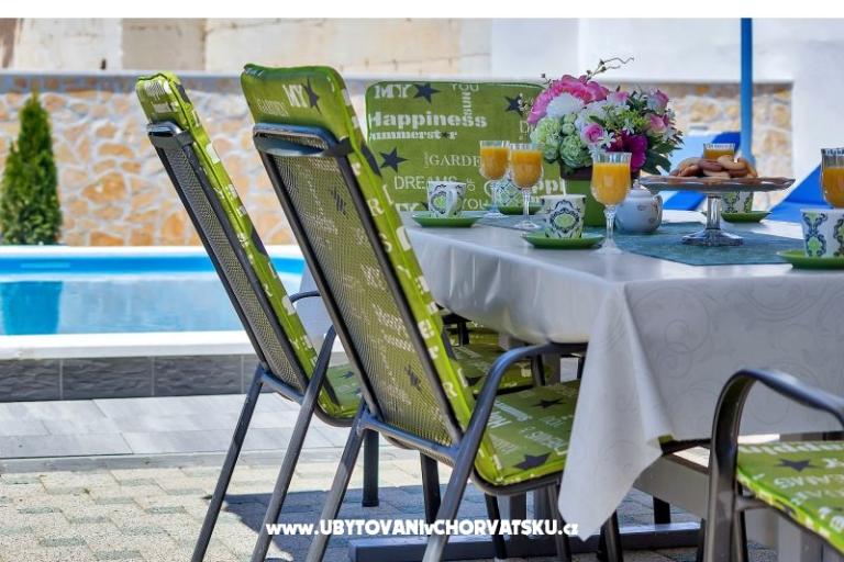 Apartmanok medencével – fotó 18