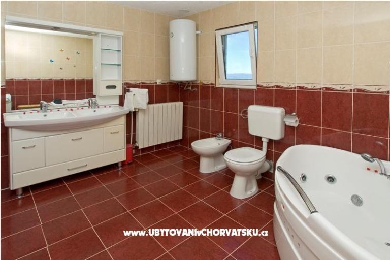 De Lux Apartmanok-SWIMMING POOL – fotó 4