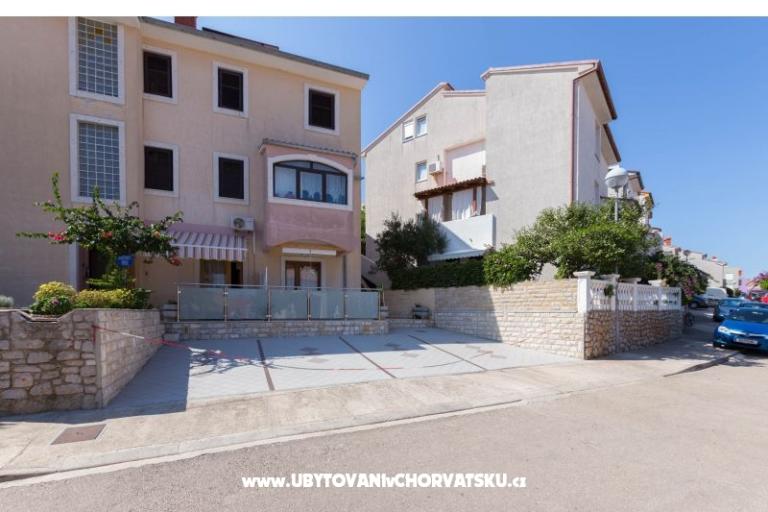 Apartmanok Avvi – fotó 2