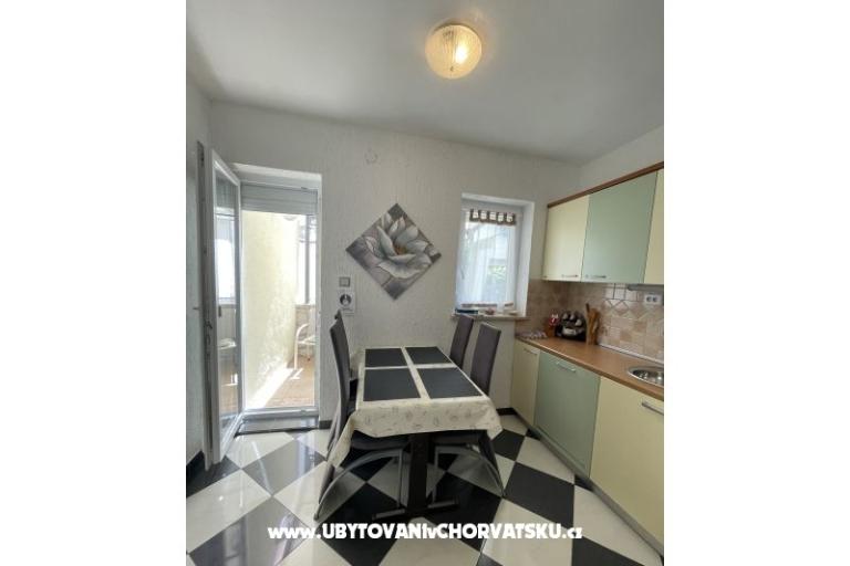 Apartmanok Avvi – fotó 8