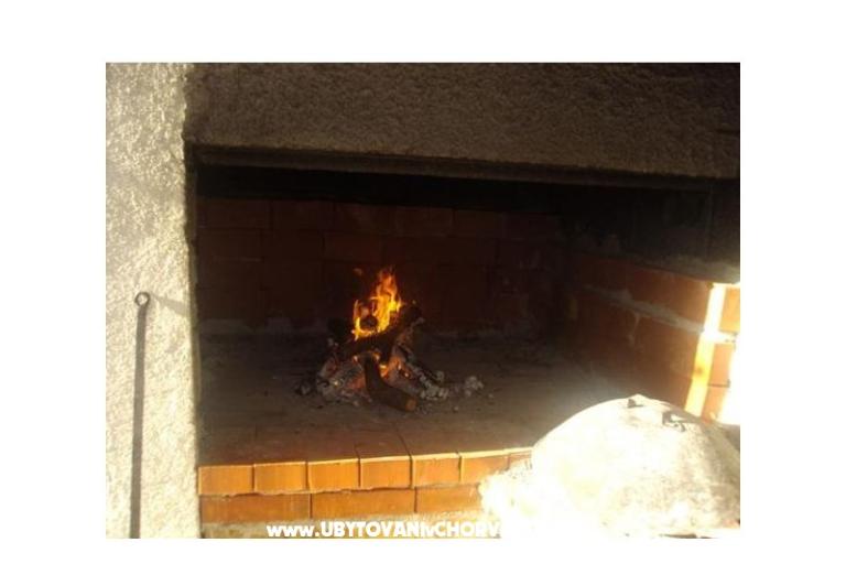 Apartmanok Dinko s grijanim bazenom – fotó 13