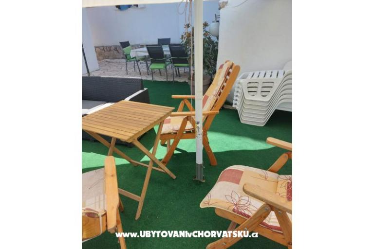 Apartmanok Dinko s grijanim bazenom – fotó 15