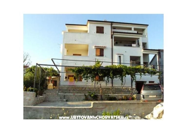 Apartmanok Dinko s grijanim bazenom – fotó 2