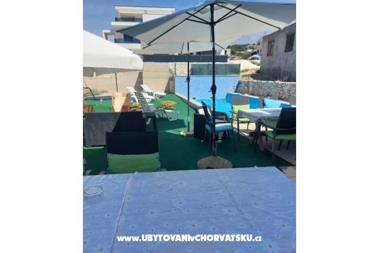 Apartmanok Dinko s grijanim bazenom – fotó 8