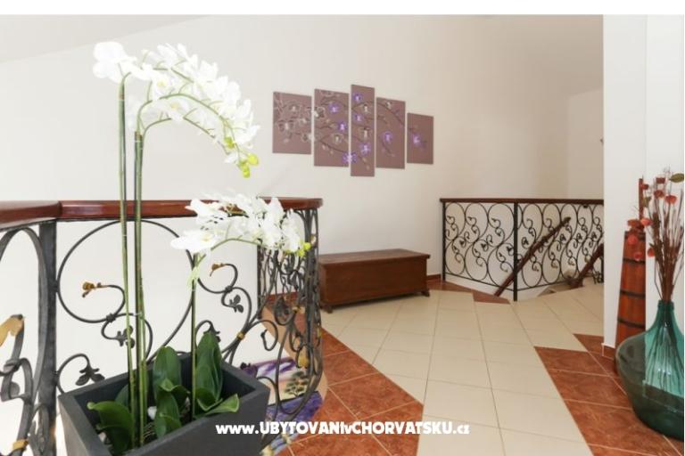 Apartmanok Mikulić Sevid – fotó 16