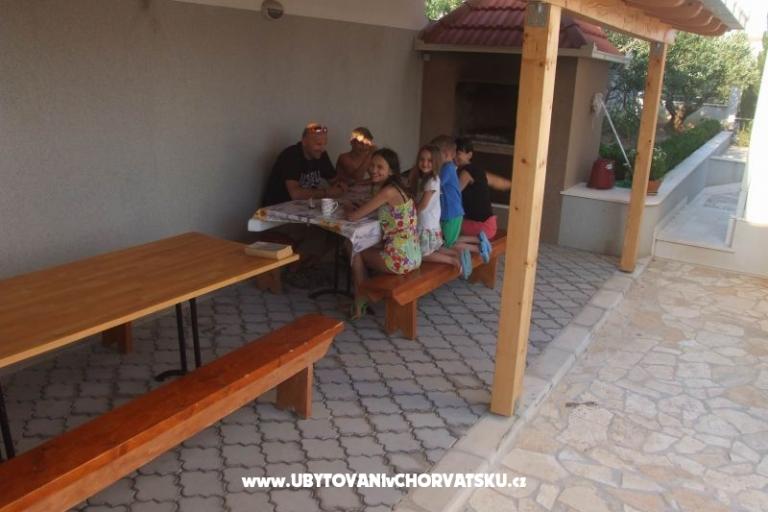 Apartmanok Villa MANDINA medencével – fotó 16