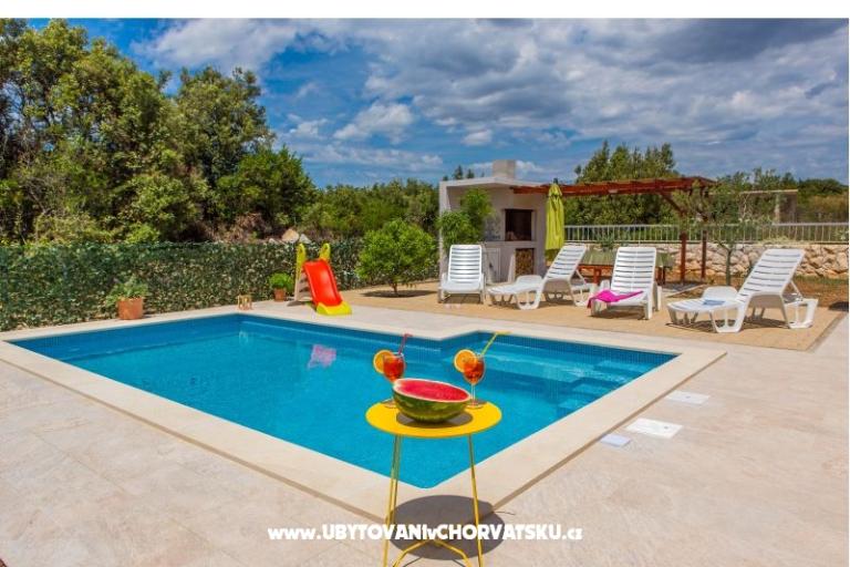 Apartmanok Vila Nena medencével – fotó 7