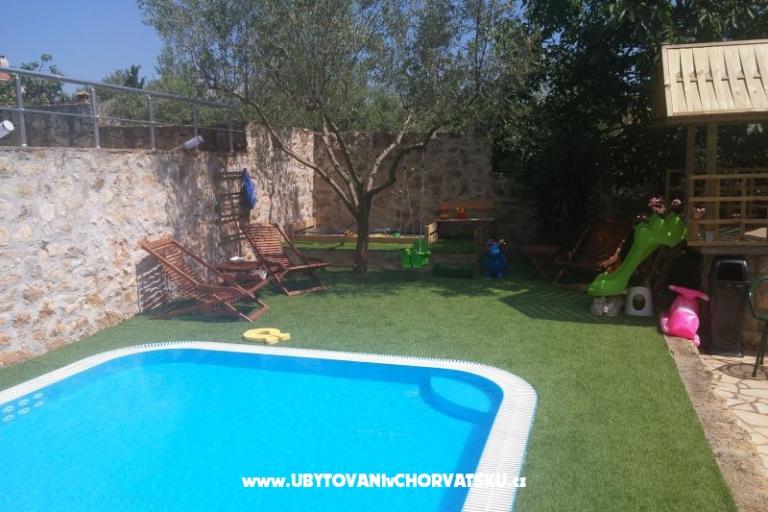 Villa Luka - jacuzzi, pool, sauna – fotó 17