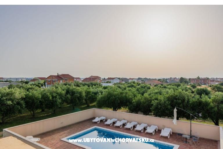 POOL HOUSE STIPE – fotó 12