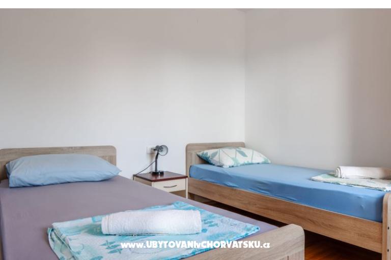 POOL HOUSE STIPE – fotó 19