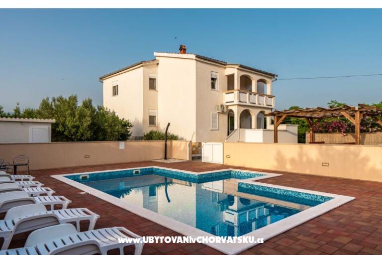 POOL HOUSE STIPE – fotó 7