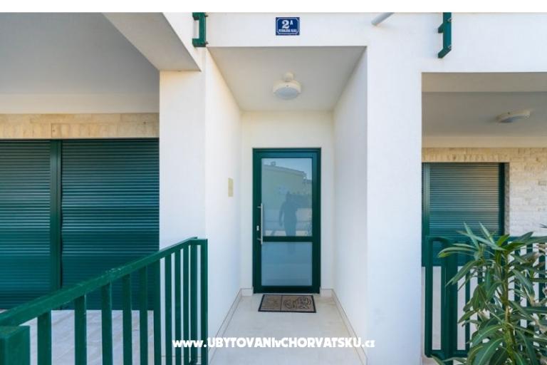 Queen Beach Resort Apartmanok – fotó 7