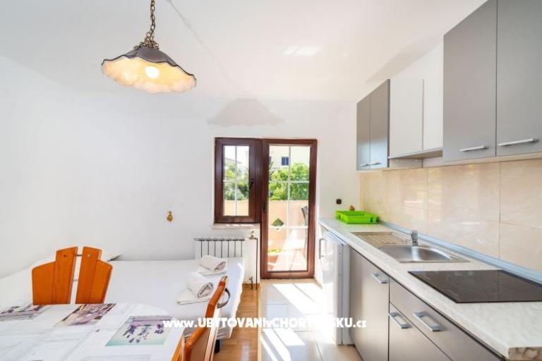 Villa Omra Apartmanok – fotó 3