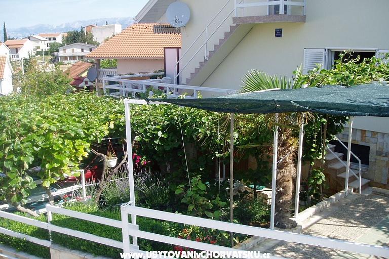 Kiwi Apartmanok – fotó 2