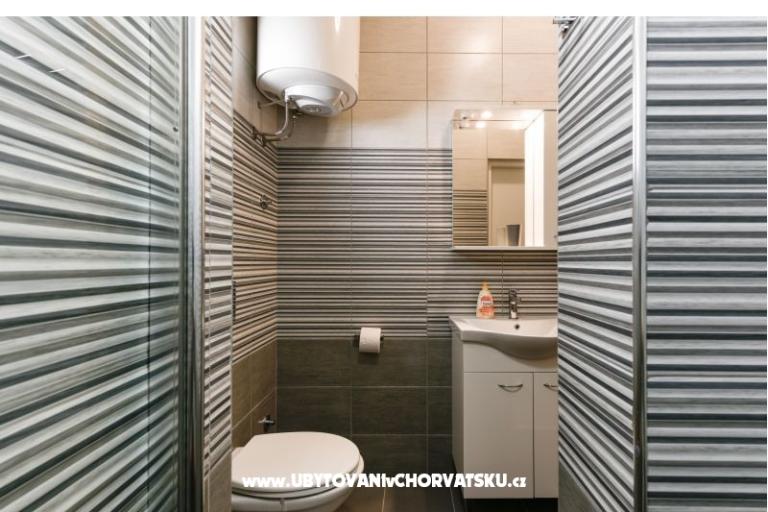 Apartman medencével and jacuzzi – fotó 11