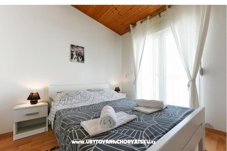 Apartman medencével and jacuzzi – fotó 12