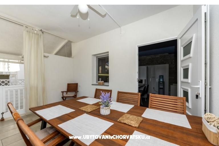 Apartman medencével and jacuzzi – fotó 19