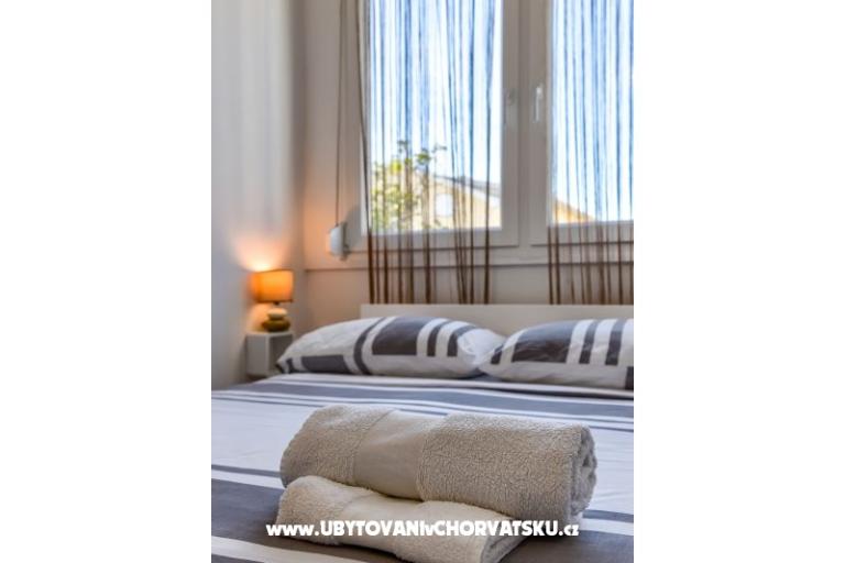 Apartman medencével and jacuzzi – fotó 25