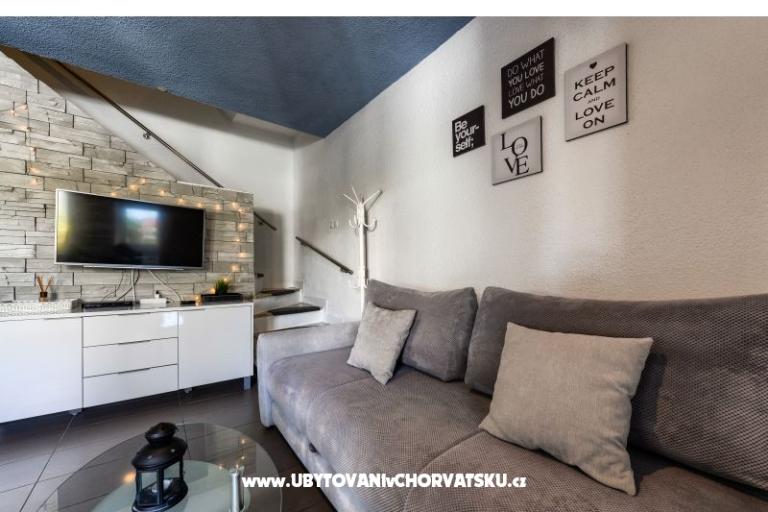 Apartman medencével and jacuzzi – fotó 31