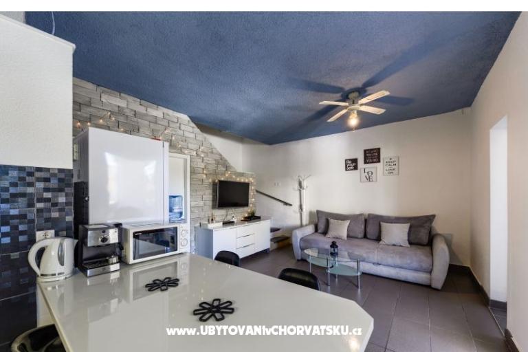 Apartman medencével and jacuzzi – fotó 6