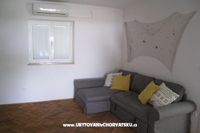 Stonehouse Dana – fotó 4