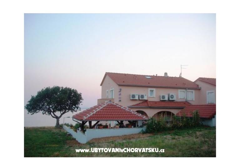 Apartmanok Ivan i Zeljka Pakostane – fotó 15