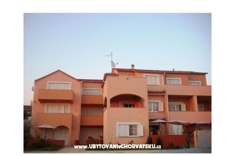 Apartmanok Ivan i Zeljka Pakostane – fotó 9