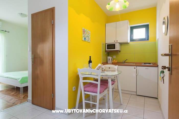Apartmanok Niko Podgora – fotó 3