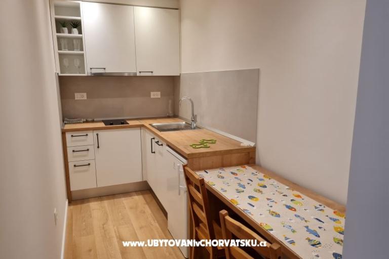 Beachfront Apartmanok Sinajko – fotó 12