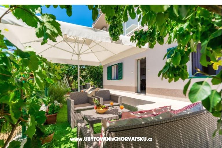 Apartmanok s bazenom Cvita/Podstrana – fotó 14