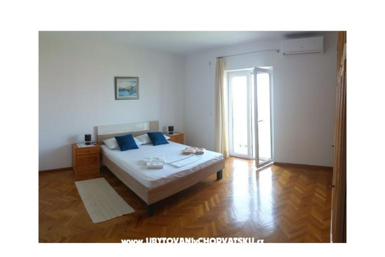 Apartmanok s bazenom Cvita/Podstrana – fotó 9