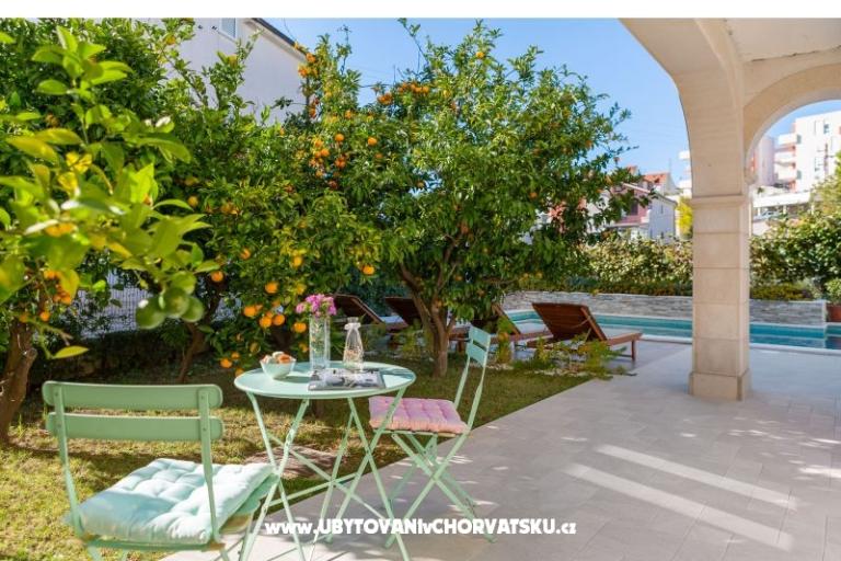 Apartmanok Lemon Garden medencével – fotó 12