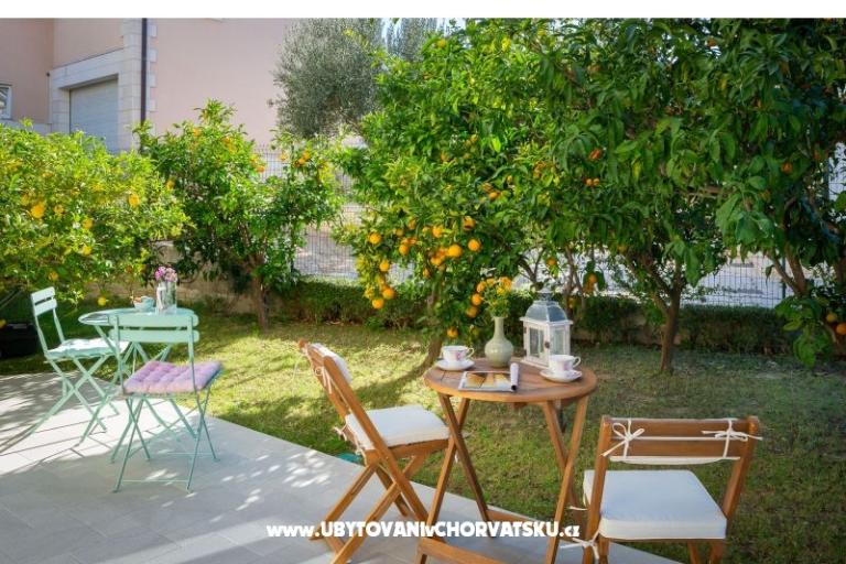 Apartmanok Lemon Garden medencével – fotó 13