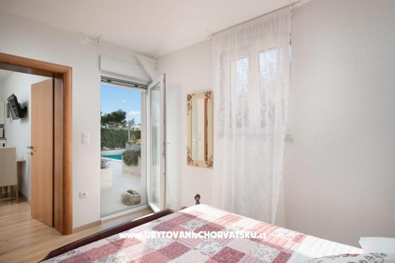 Apartmanok Lemon Garden medencével – fotó 5