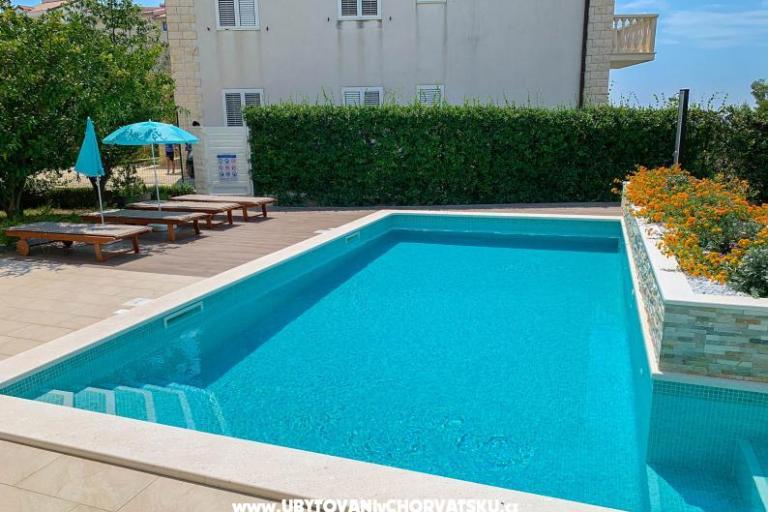 Apartmanok Lemon Garden medencével – fotó 6