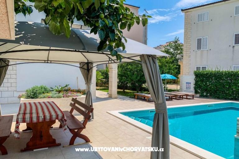 Apartmanok Lemon Garden medencével – fotó 9