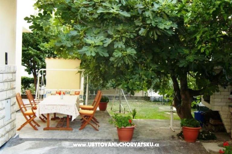 Villa with garden – fotó 2