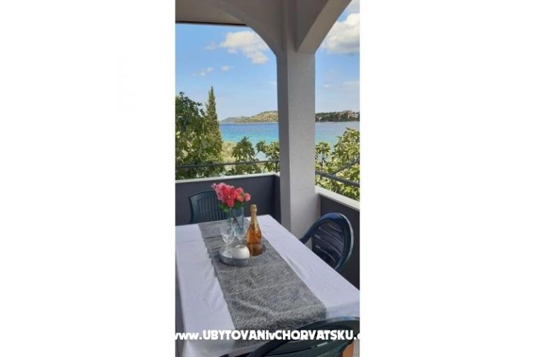 Apartmanok 10 metara od mora – fotó 2