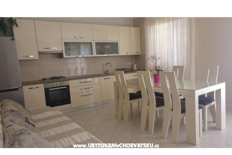 Apartmanok TONĆI I IRIS*** – fotó 4