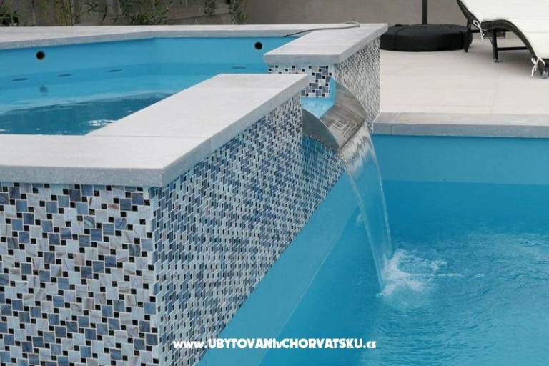 Family friendly Apt with a pool  – fotó 4