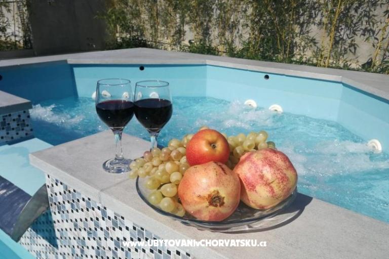 Family friendly Apt with a pool  – fotó 5