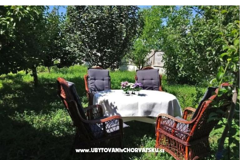 Family friendly Apt with a pool  – fotó 8